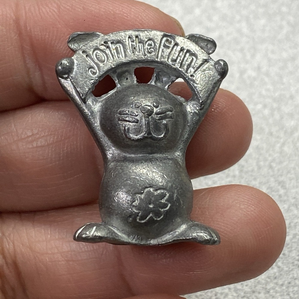 Rare Vintage Pewter Girl Scout Cookies Award Rabbit‎ W Banner Figure Y2K Symbol
